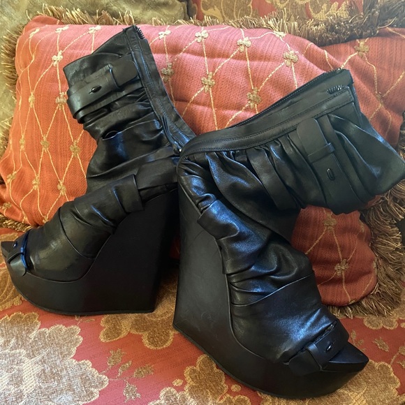 Givenchy runway ankle bootie - Picture 2 of 3